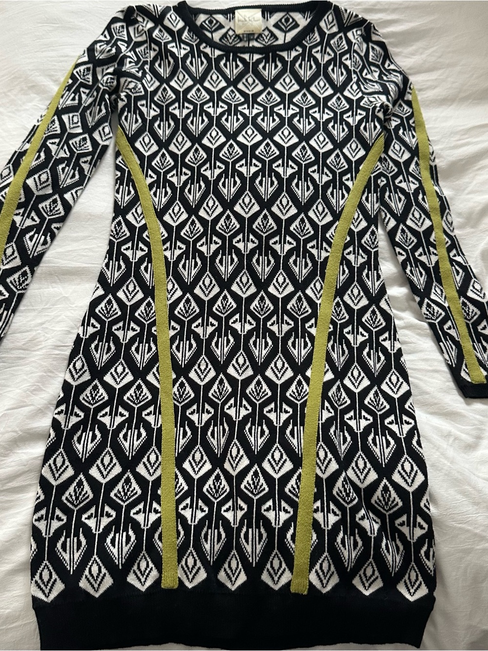 Nicole Miller Black & White Geometric Long Sleeve Dress with Olive Trim